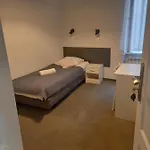 游隼客房及公寓酒店 *